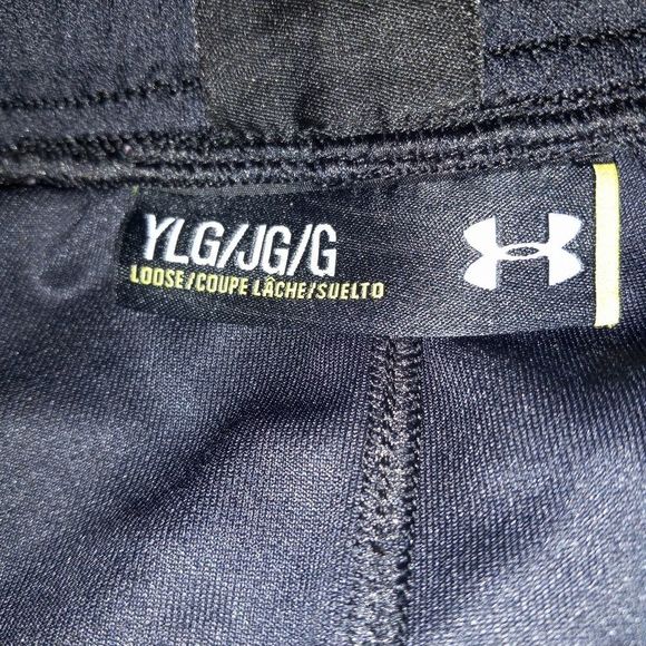Under Armour Youth Large Loose Fit Shorts - Picture 5 of 5